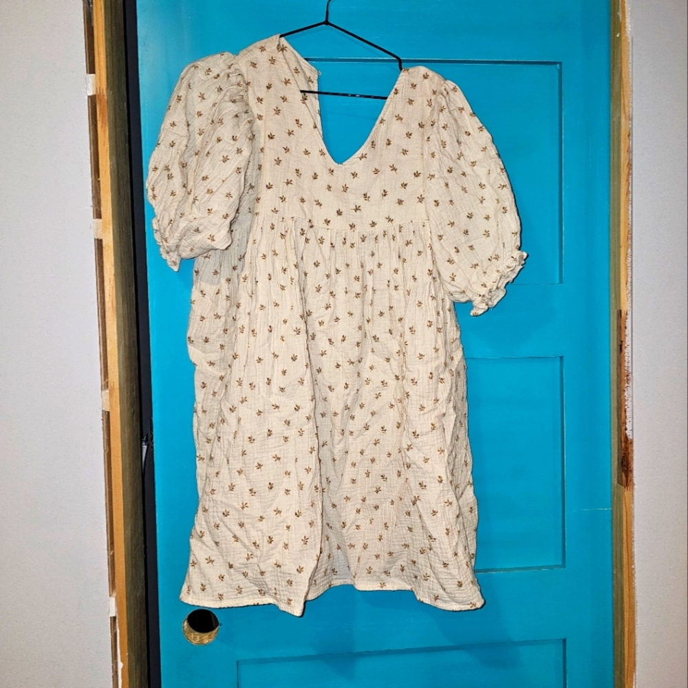 Rylee + Cru Dress.  Cream.  Size XS